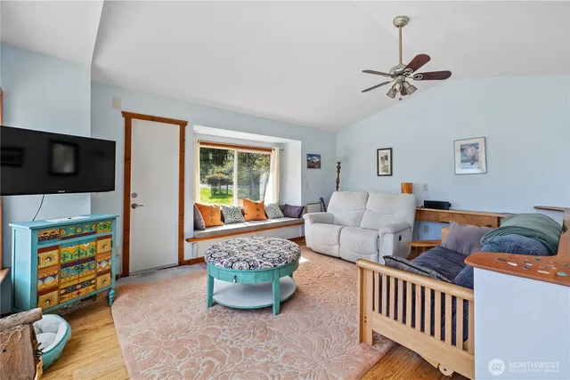 $1,610,000 | 401 Summit Lake Shore Road Northwest, Olympia, WA 98502