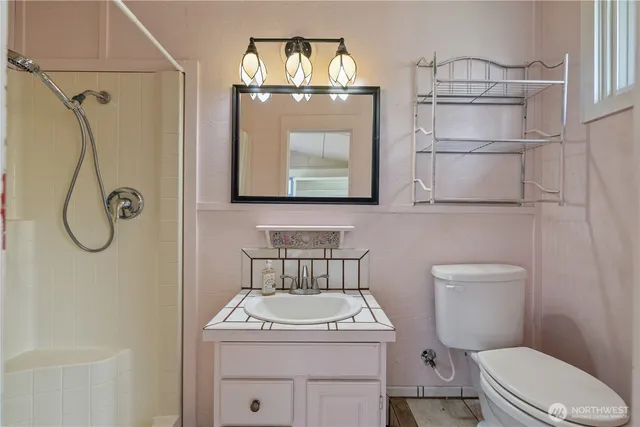 $1,610,000 | 401 Summit Lake Shore Road Northwest, Olympia, WA 98502