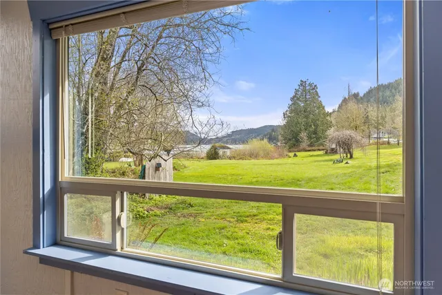 $1,610,000 | 401 Summit Lake Shore Road Northwest, Olympia, WA 98502