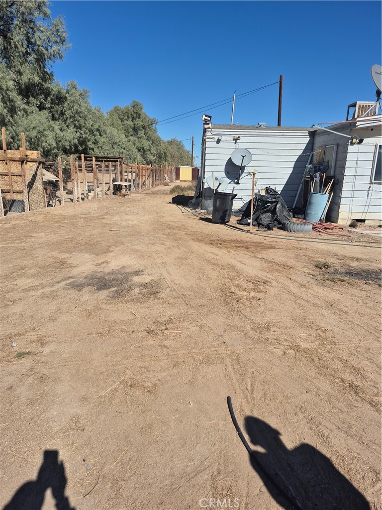 47330 Silver Valley Road Newberry Springs, CA 92365 - Photo 5 of 5 a view of a backyard of a house