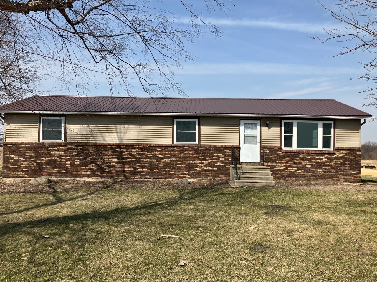 26292 Covell Road Sterling, IL 61081 - Photo 1 of 32