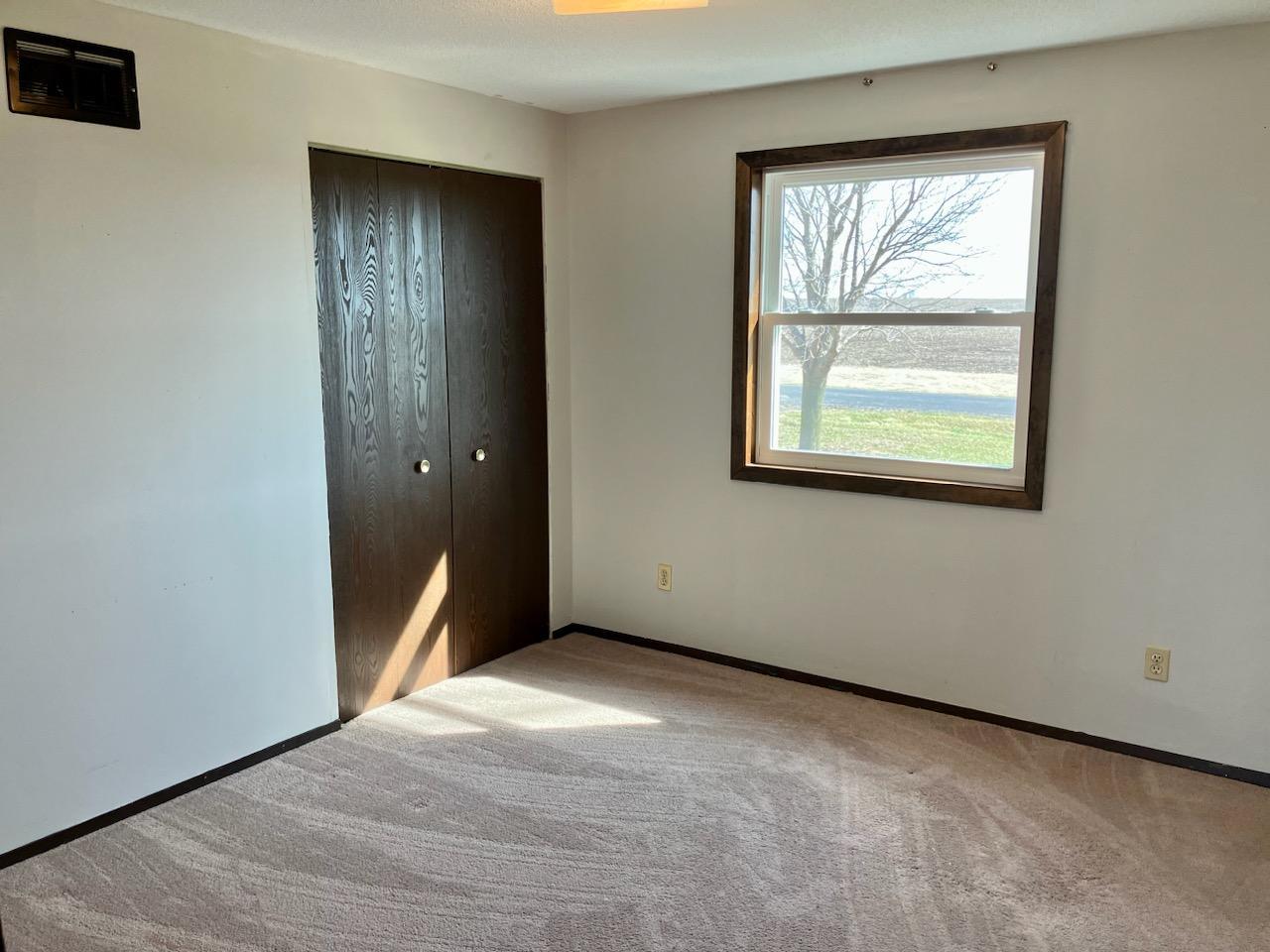 26292 Covell Road Sterling, IL 61081 - Photo 11 of 32