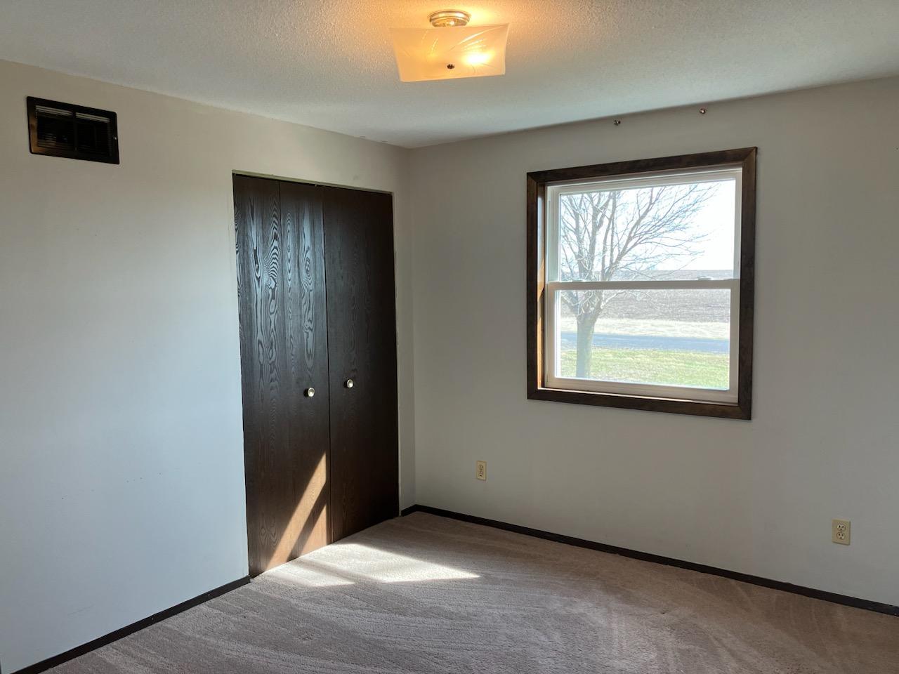 26292 Covell Road Sterling, IL 61081 - Photo 17 of 32