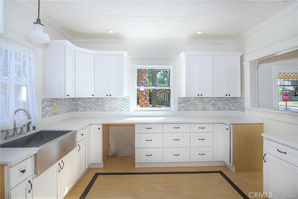 3894 Pine Street Riverside, CA 92501 - Photo 9 of 11