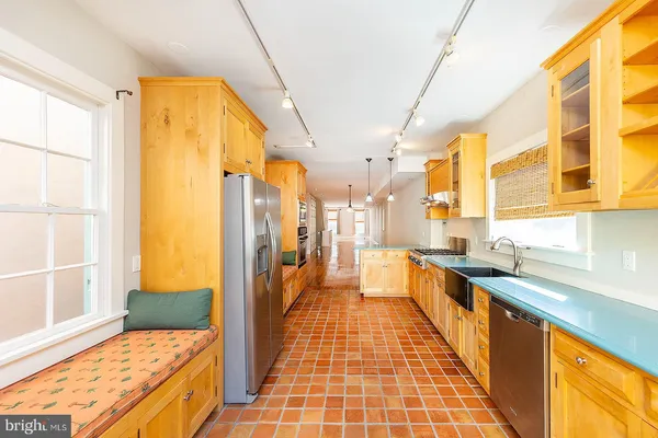 $2,500 | 7 North Loudoun Street, Unit 1/2, Winchester, VA 22601