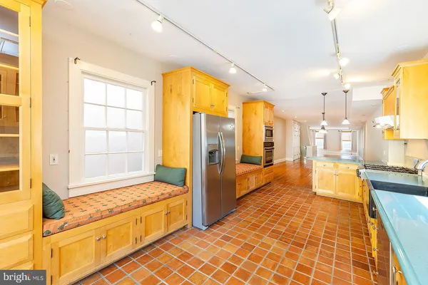 $2,500 | 7 North Loudoun Street, Unit 1/2, Winchester, VA 22601