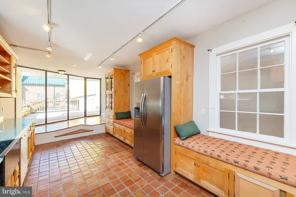 $2,500 | 7 North Loudoun Street, Unit 1/2, Winchester, VA 22601