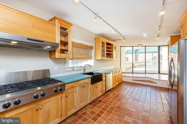 $2,500 | 7 North Loudoun Street, Unit 1/2, Winchester, VA 22601