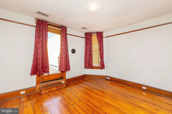 $2,500 | 7 North Loudoun Street, Unit 1/2, Winchester, VA 22601