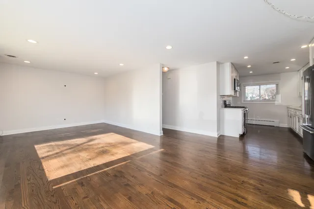 $489,900 | 101 North Pine Street, Mount Prospect, IL 60056