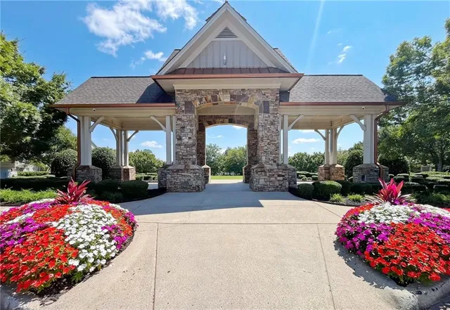 $2,600 | 525 Grove Field Court Northwest, Suwanee, GA 30024