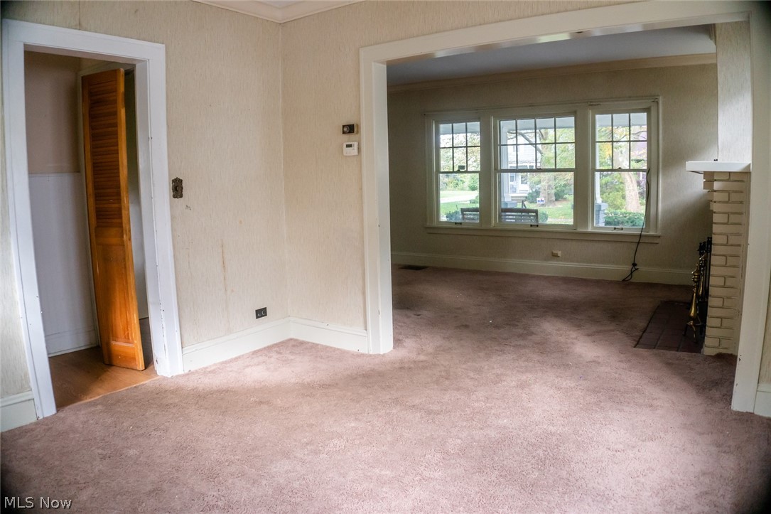 926 Montford Road Cleveland, OH 44121 - Photo 6 of 13