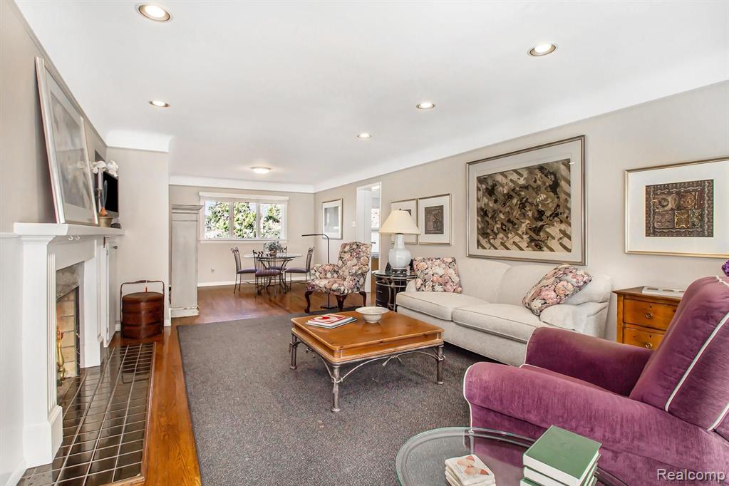 18281 Riverside Drive Beverly Hills, MI 48025 - Photo 4 of 26