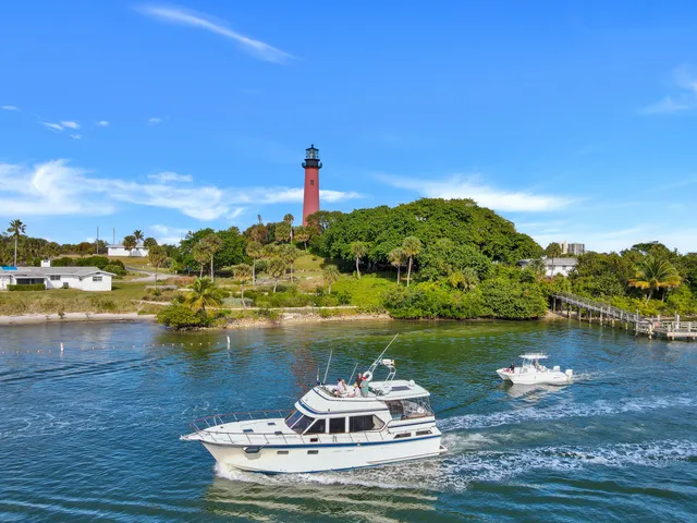 $875,000 | 911 Ocean Drive, Unit 206, Juno Beach, FL 33408