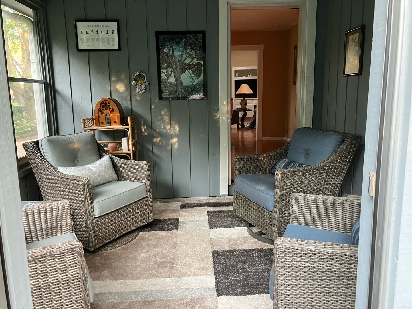 1611 Pfingsten Road Northbrook, IL 60062 - Photo 3 of 5 a living room with furniture and a rug