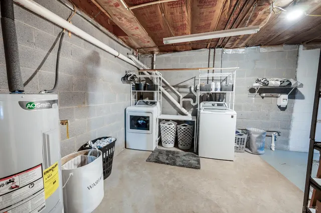 a view of a small pool with a yard