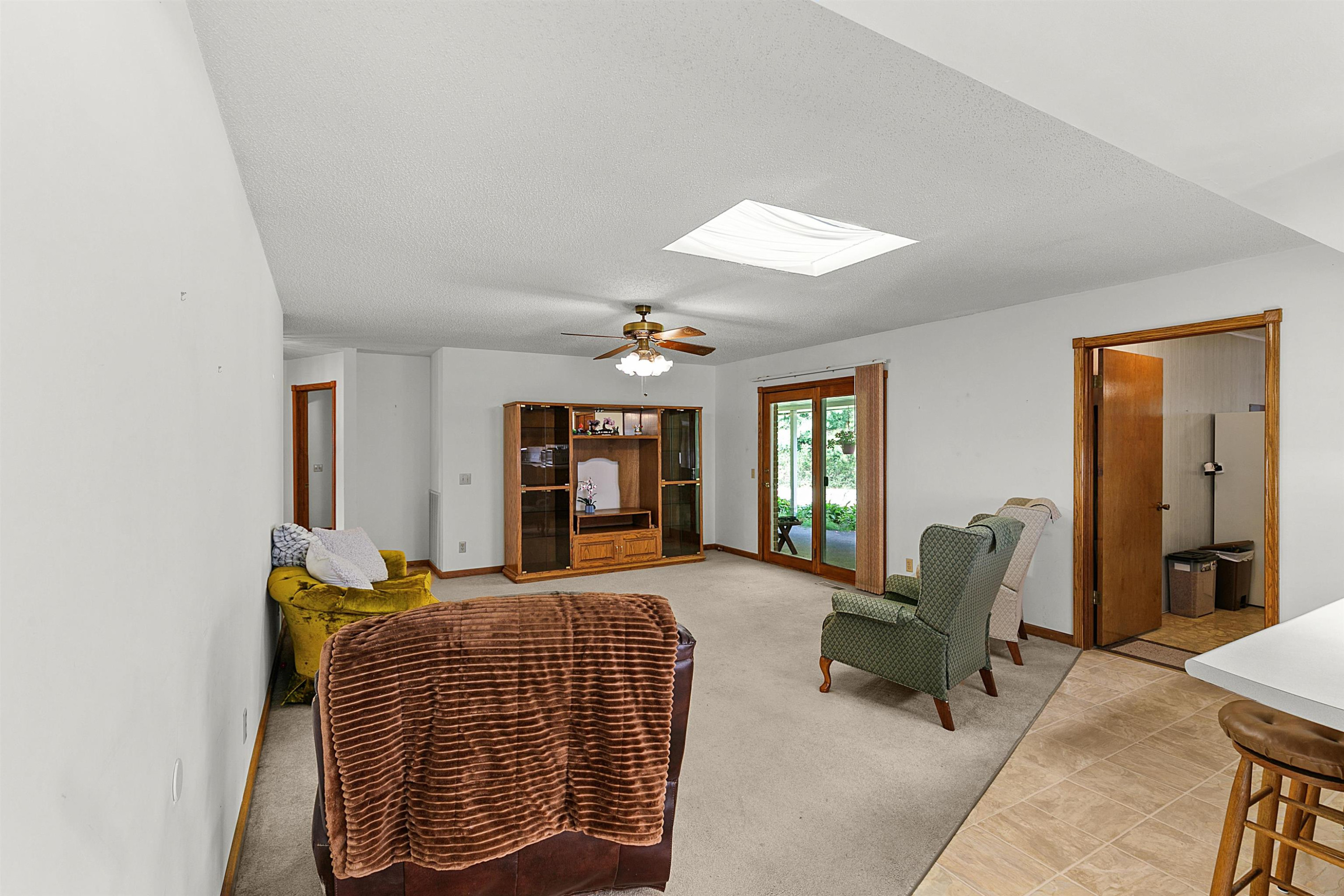 780 Griggs Chapel Road Cedar Grove, TN 38321 - Photo 6 of 25 a living room with furniture and window