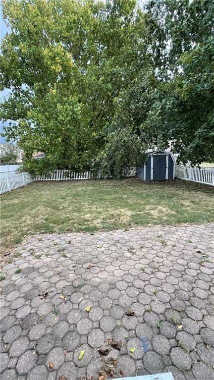 362 Navigation Street Beaver, PA 15009 - Photo 9 of 10 a view of a yard with a small space