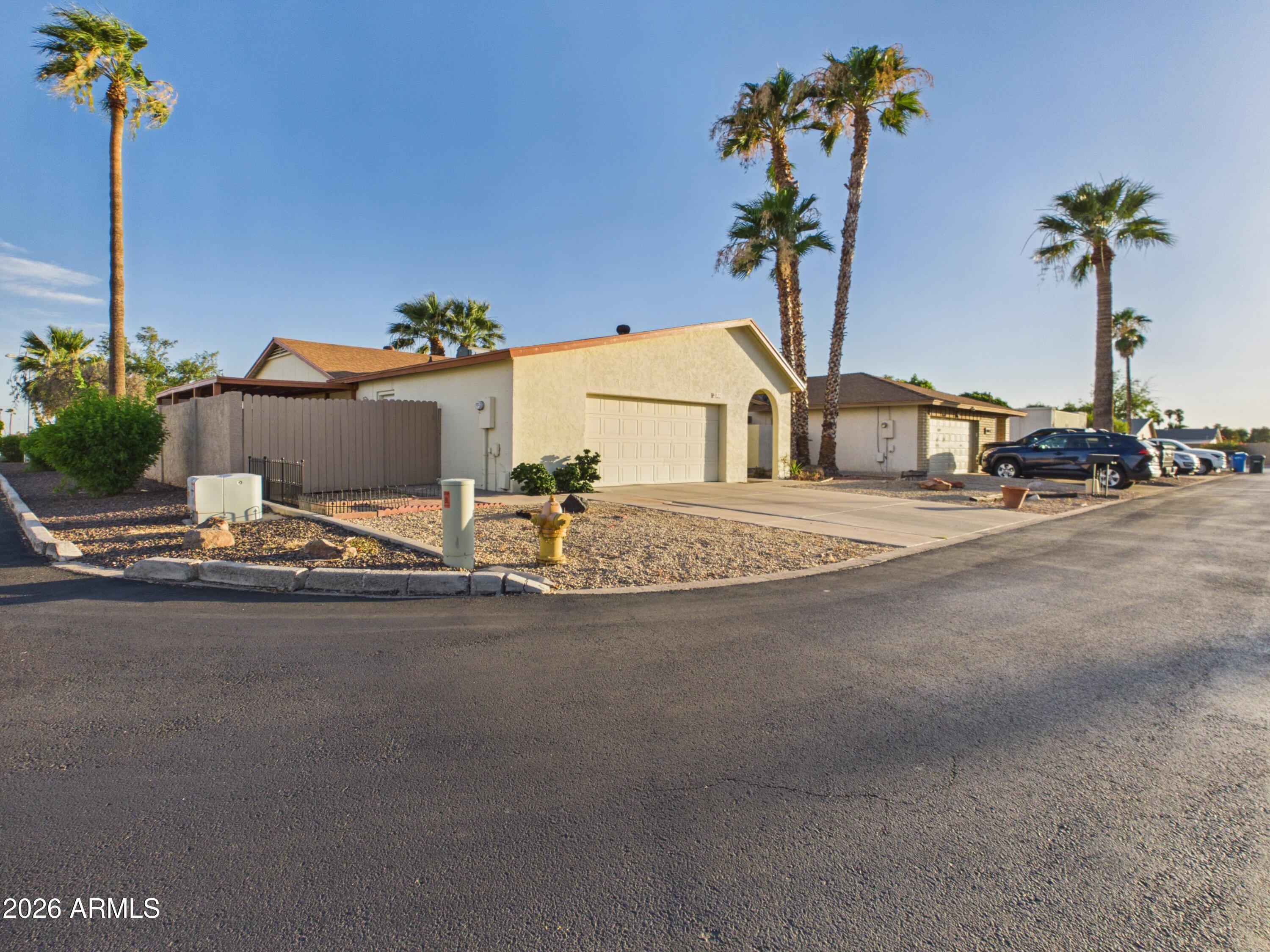 4033 West Griswold Road Phoenix, AZ 85051 - Photo 4 of 45 CAM04435G0-PR0020-STILL038