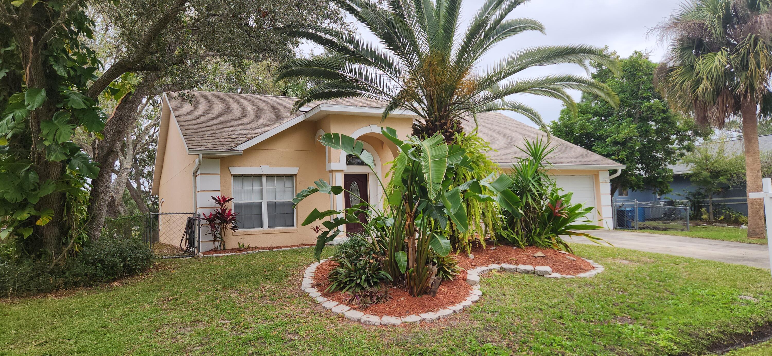 423 Trier Road Northwest Palm Bay, FL 32907 - Photo 1 of 25 20240122_152656 (1)