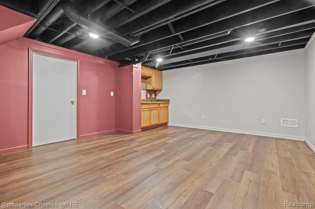 1501 Deerhurst Lane Rochester Hills, MI 48307 - Photo 26 of 38