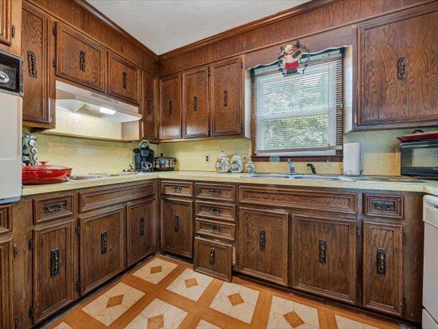 138 Beaver Ridge Road Collinsville, VA 24078 - Photo 6 of 34 06-DSC02687