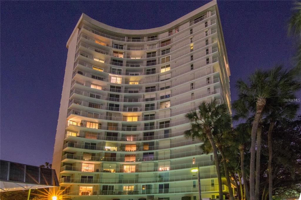 2611 Bayshore Boulevard, Unit 806 Tampa, FL 33629 - Photo 21 of 35 a front view of a building