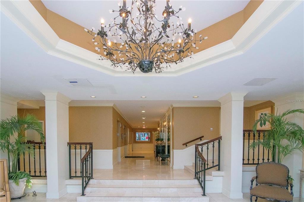 2611 Bayshore Boulevard, Unit 806 Tampa, FL 33629 - Photo 28 of 35 a view of a livingroom with furniture and floor to ceiling window