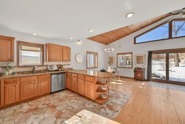 $640,000 | 2135 West Shore Drive, Delafield, WI 53018