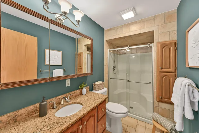 $640,000 | 2135 West Shore Drive, Delafield, WI 53018