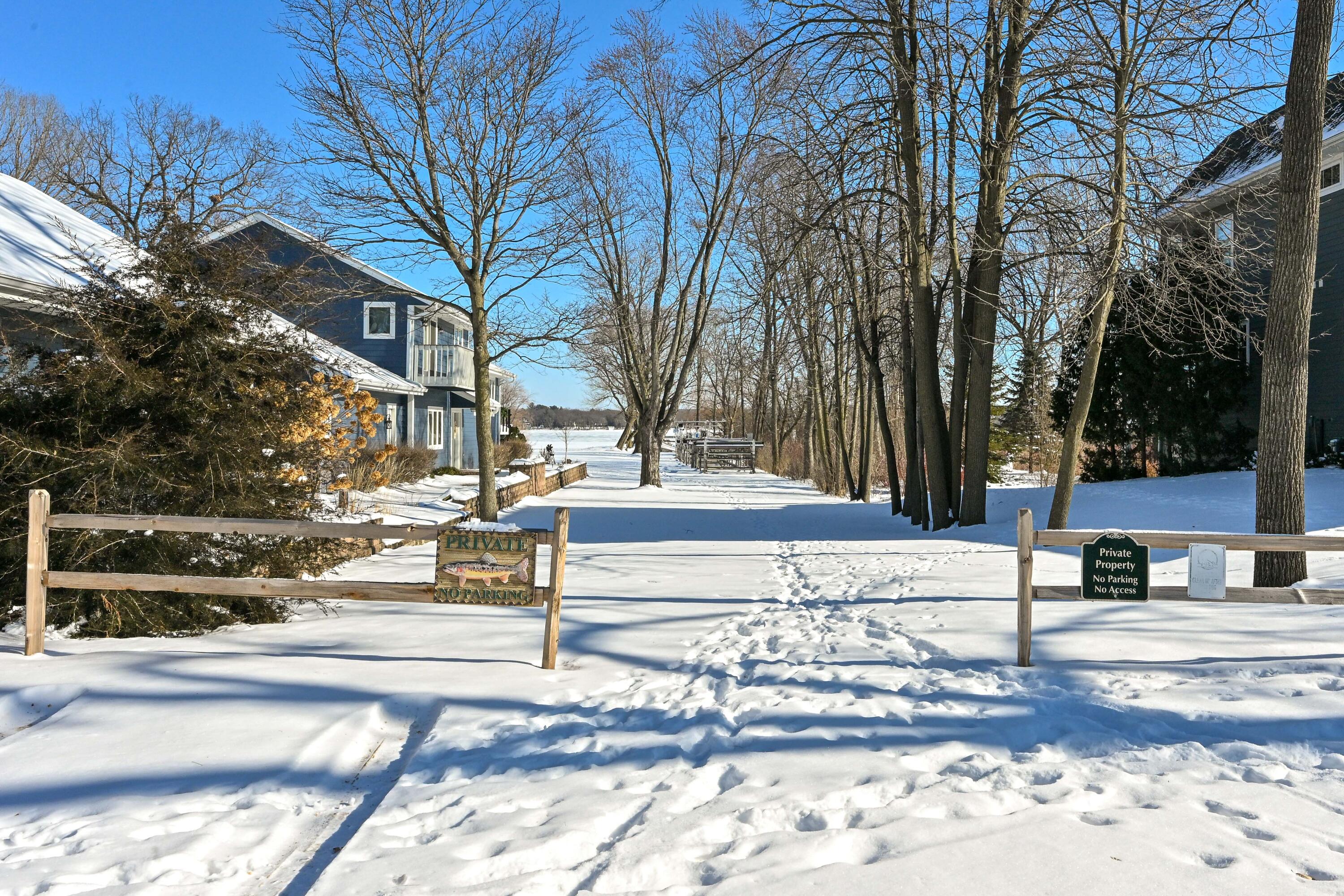 2135 West Shore Drive Delafield, WI 53018 - Photo 37 of 49 Access to pier