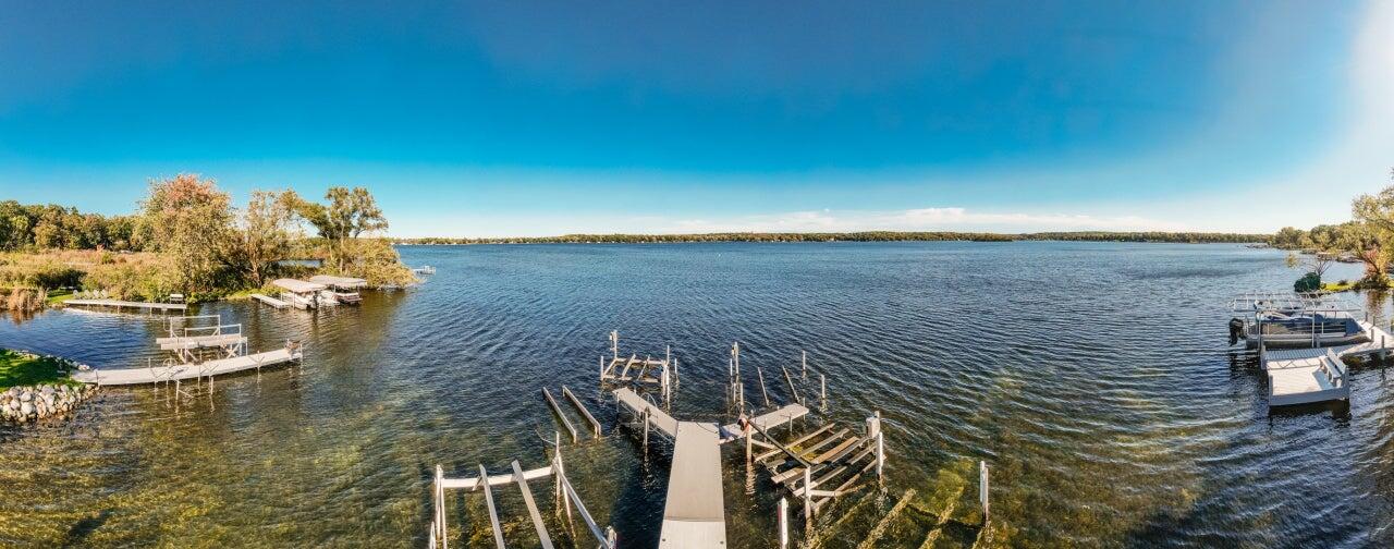 2135 West Shore Drive Delafield, WI 53018 - Photo 46 of 49 Pier - Panoramic view