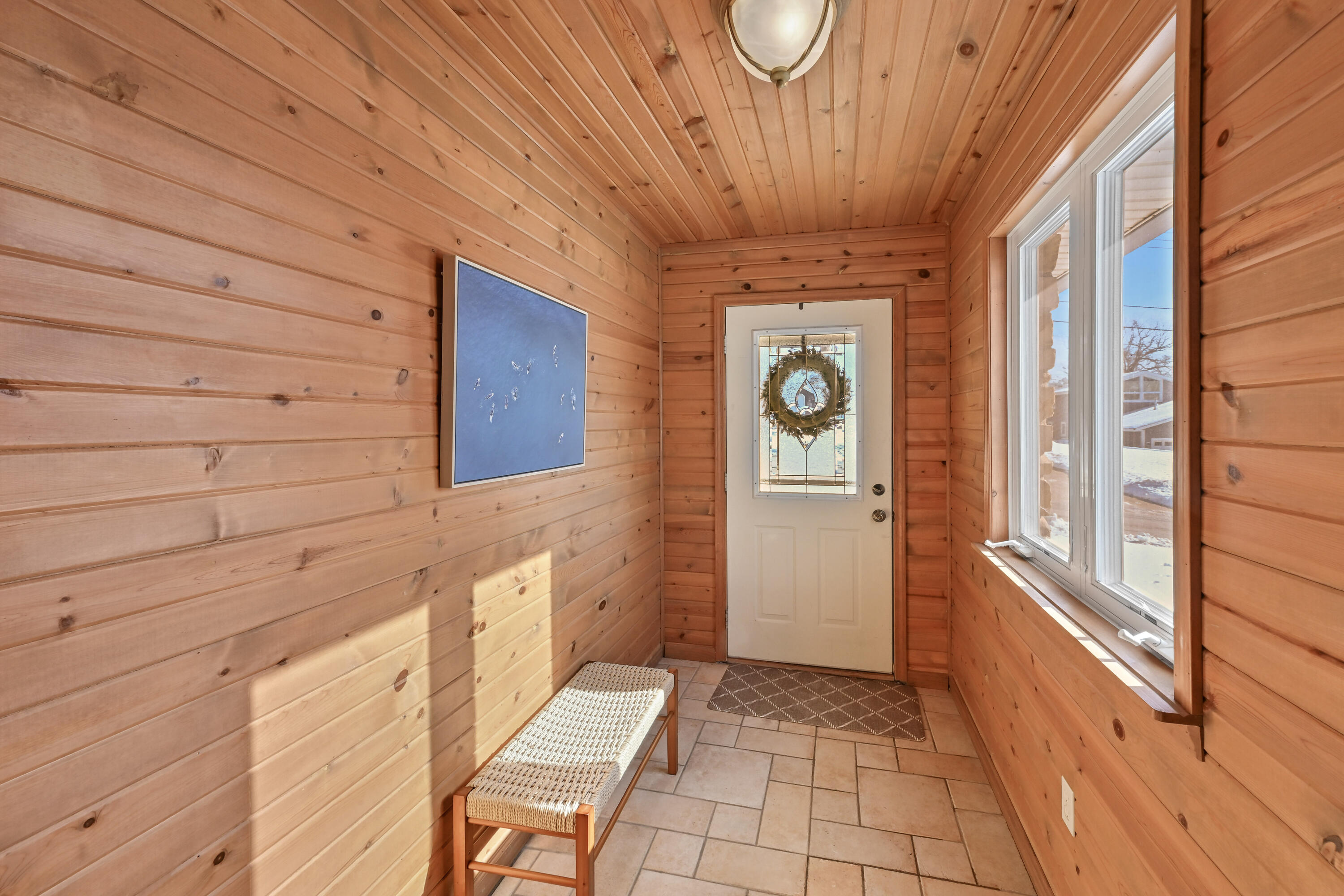 2135 West Shore Drive Delafield, WI 53018 - Photo 7 of 49 Warm entryway