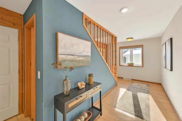 $640,000 | 2135 West Shore Drive, Delafield, WI 53018