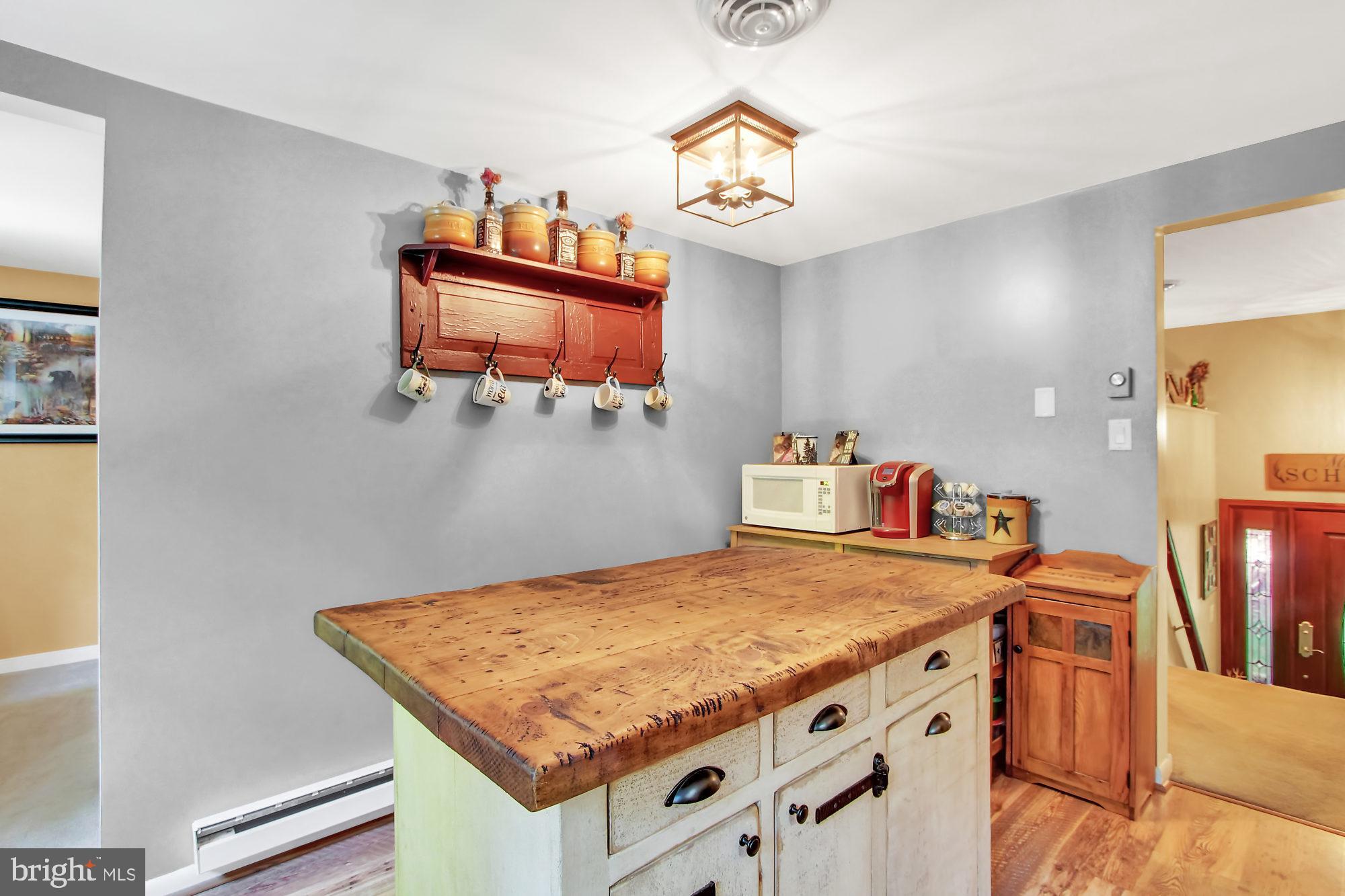 324 Chestnut Hill Road York, PA 17402 - Photo 9 of 36 Gallery Image 9