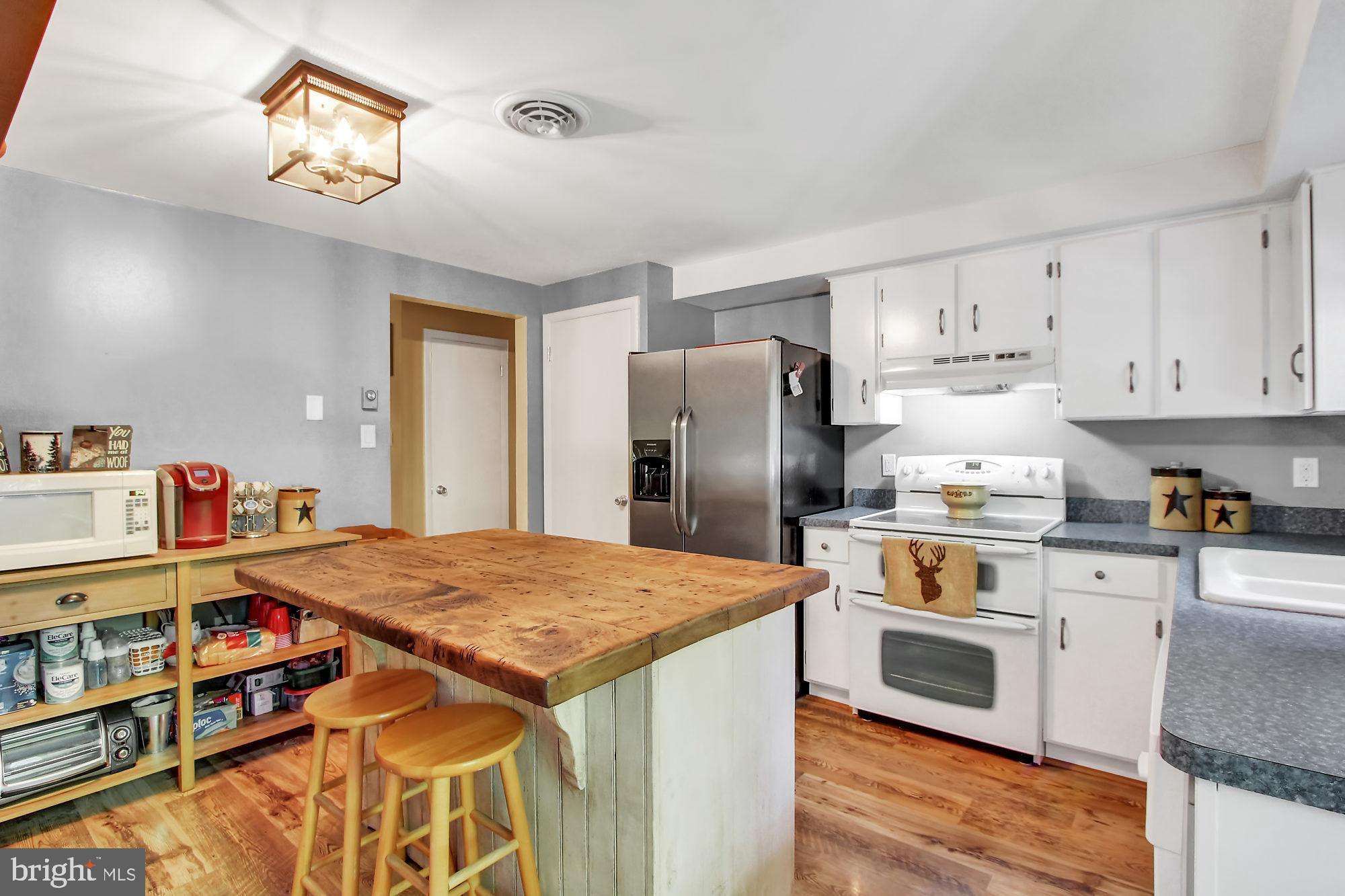 324 Chestnut Hill Road York, PA 17402 - Photo 10 of 36 Gallery Image 10