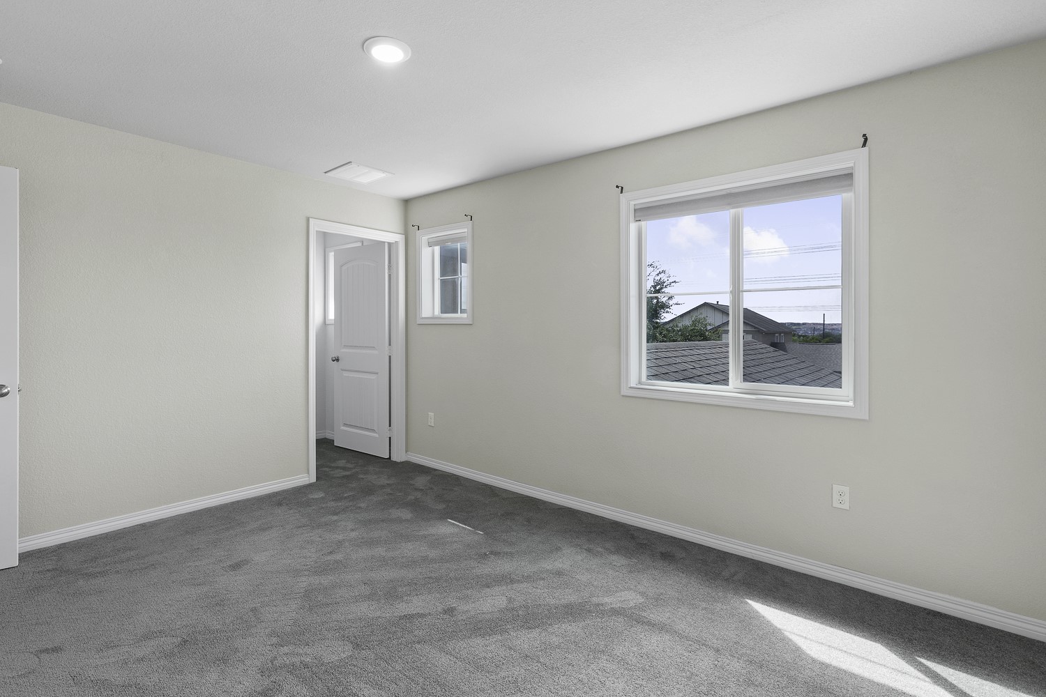 Undisclosed Address Austin, TX 78747 - Photo 19 of 28 an empty room with windows