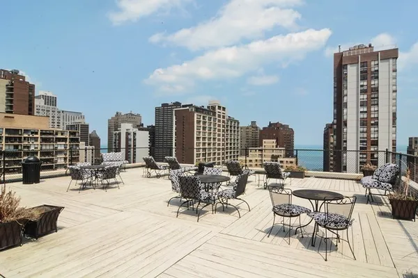 $2,650 | 1339 North Dearborn Street, Unit 2D, Chicago, IL 60610