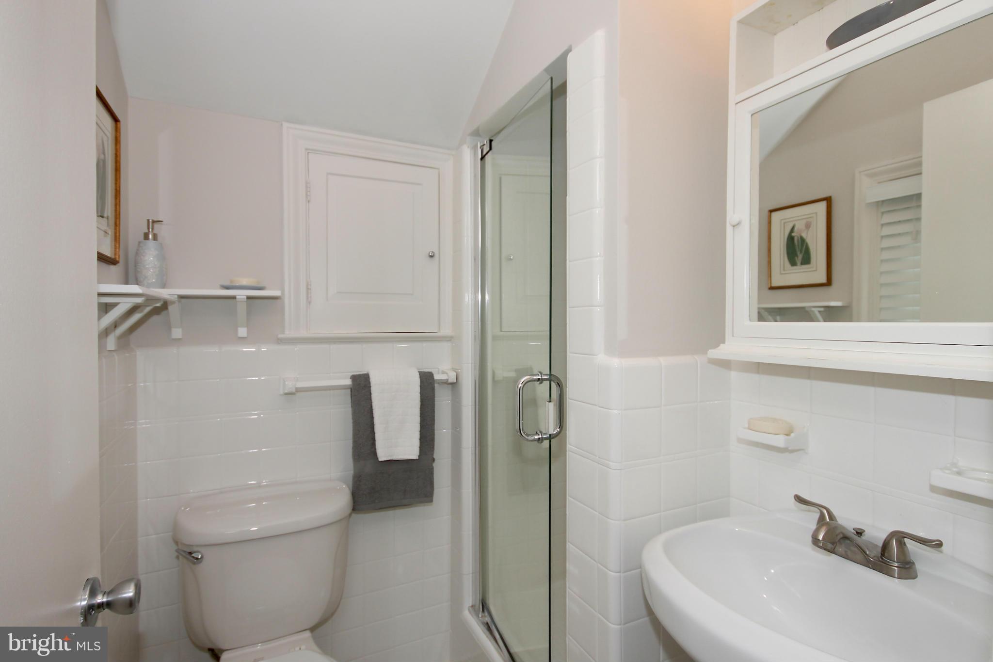6005 Cobalt Road Bethesda, MD 20816 - Photo 16 of 30 Bath (Master)