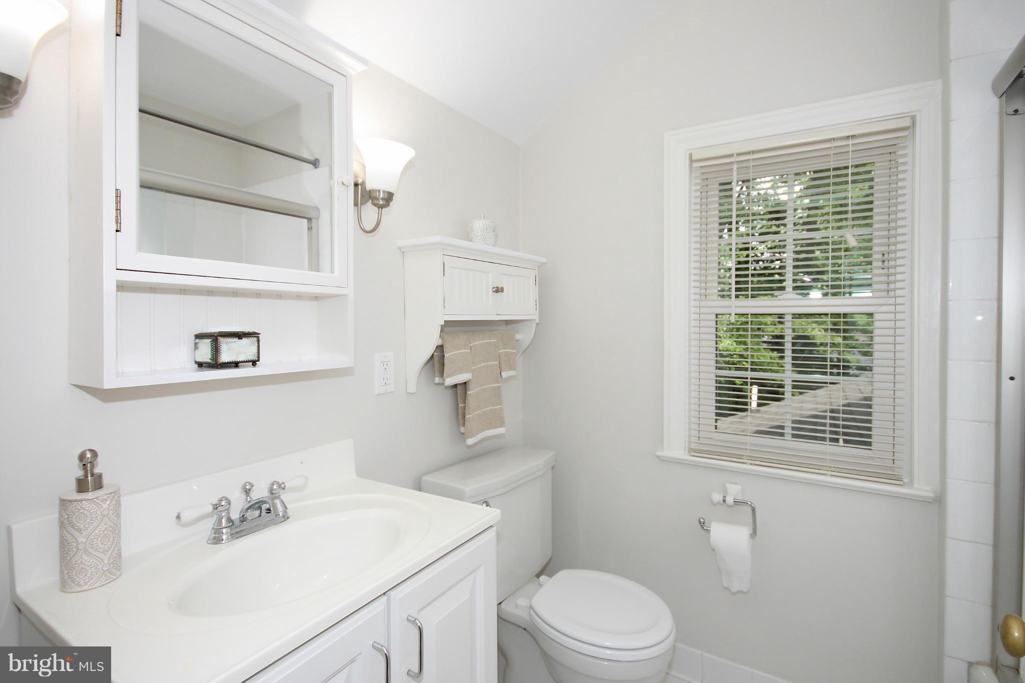 6005 Cobalt Road Bethesda, MD 20816 - Photo 17 of 30 Bath