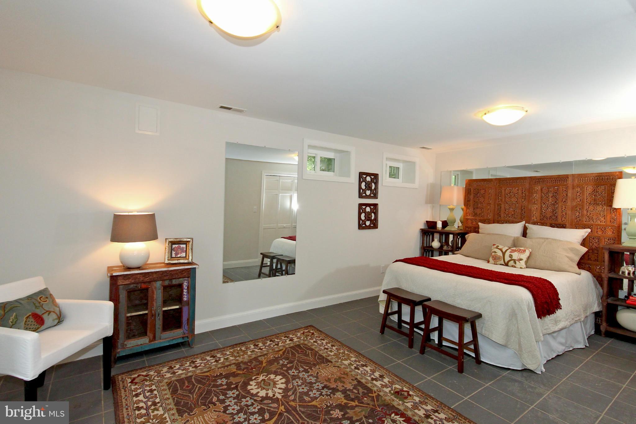 6005 Cobalt Road Bethesda, MD 20816 - Photo 20 of 30 Bedroom