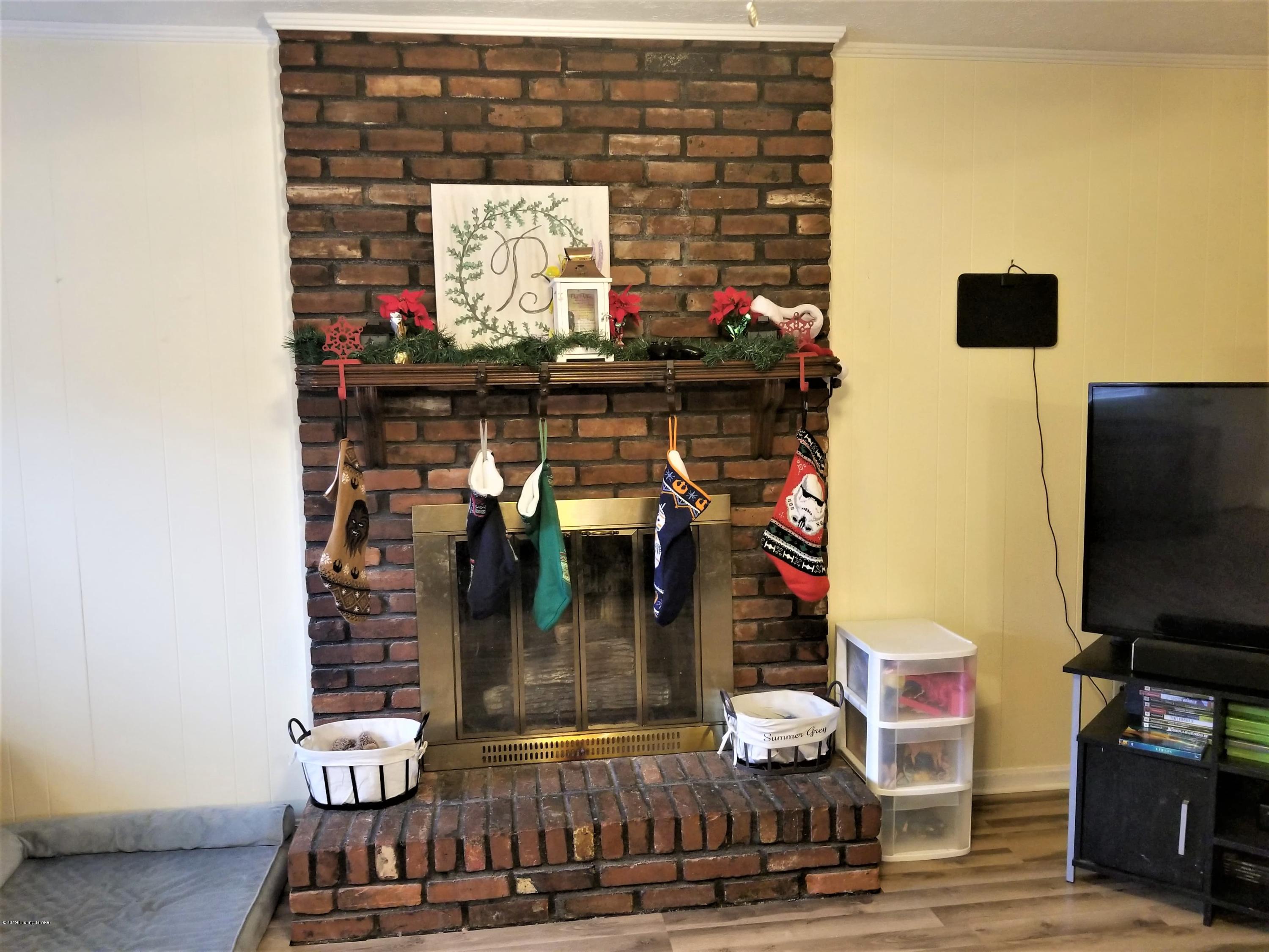 3615 Cutler Road Louisville, KY 40219 - Photo 12 of 30 Fireplace
