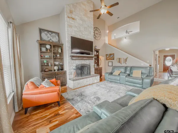$489,900 | 302 Parkview Court, Whitehouse, TX 75791