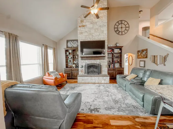 $489,900 | 302 Parkview Court, Whitehouse, TX 75791
