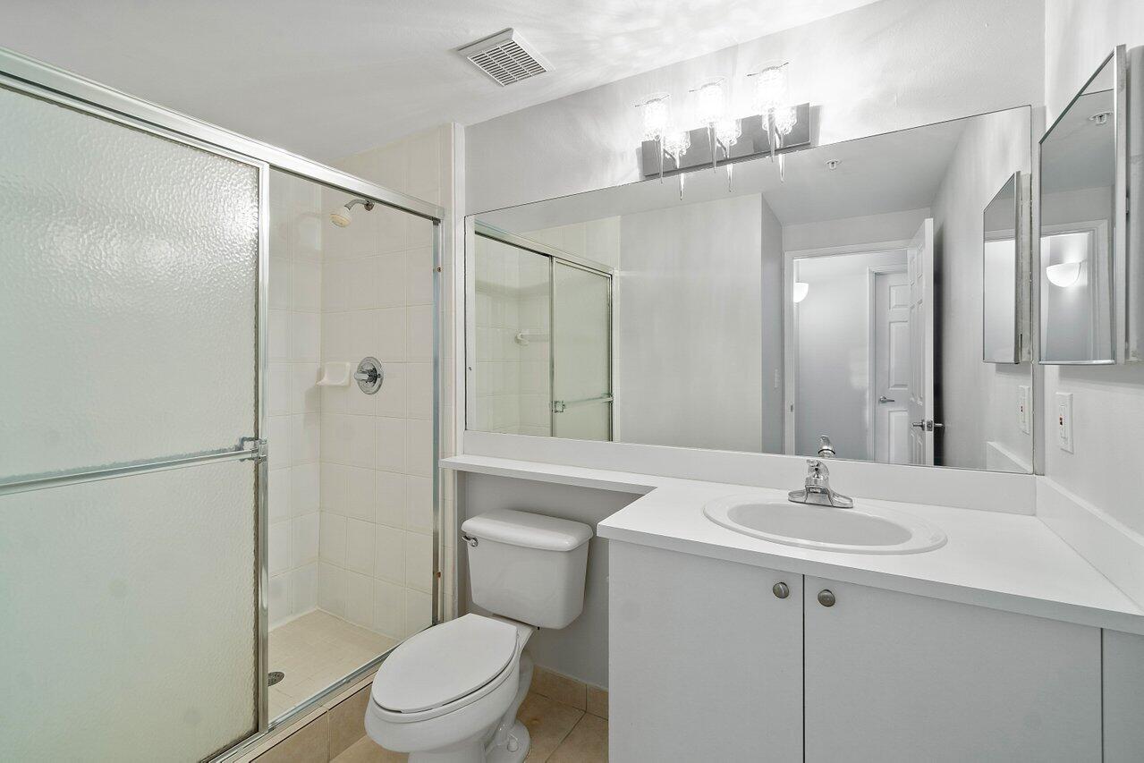 7950 North Nob Hill Road, Unit 206 Tamarac, FL 33321 - Photo 17 of 41 Guest Bathroom