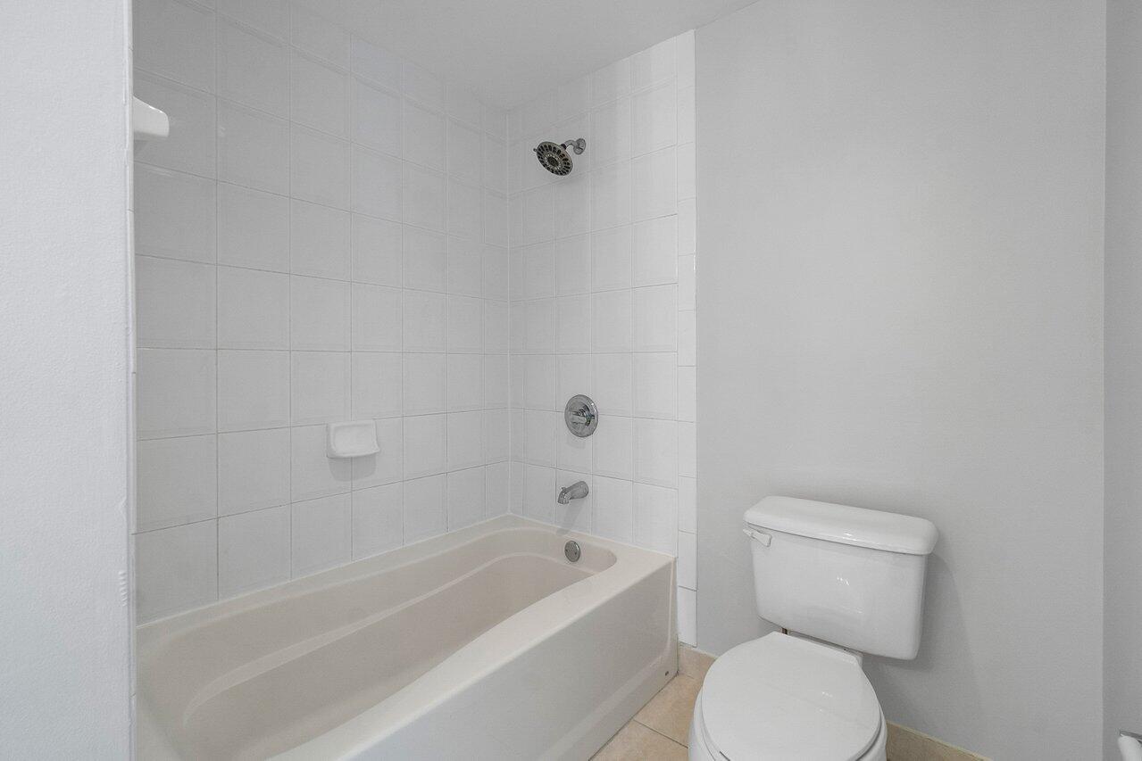 7950 North Nob Hill Road, Unit 206 Tamarac, FL 33321 - Photo 22 of 41 Master Bathroom