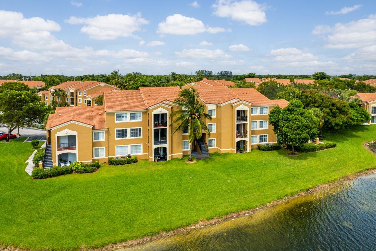 7950 North Nob Hill Road, Unit 206 Tamarac, FL 33321 - Photo 34 of 41 036-7950NorthNobHillRoad-Tamarac-FL-3332