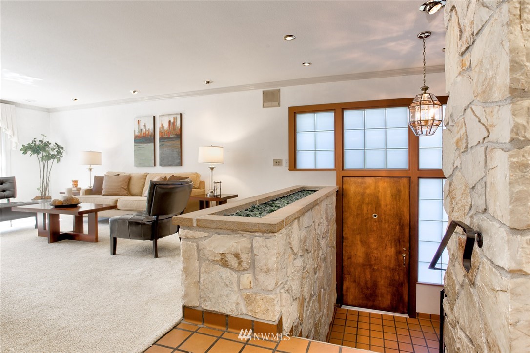 2347 North 64th Street Seattle, WA 98103 - Photo 12 of 25 a living room with furniture