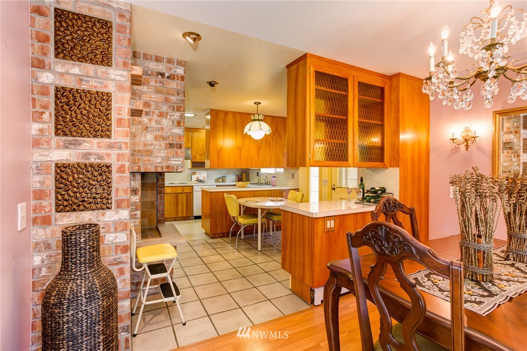 2347 North 64th Street Seattle, WA 98103 - Photo 3 of 25