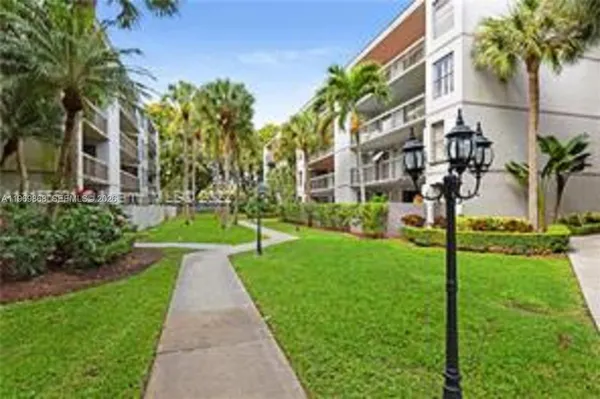$335,000 | 8820 Southwest 132nd Place, Unit 203DS, Miami, FL 33186